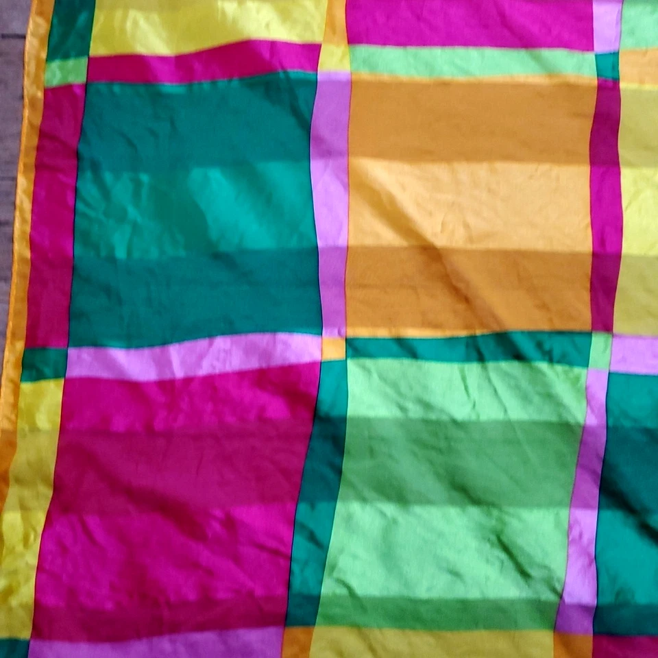 ADRIENNE VITTADINI Diseñador 100% Seda Bufanda Pelo Cuello Cartera 20x20 Cuadrada Foto 4 de 4