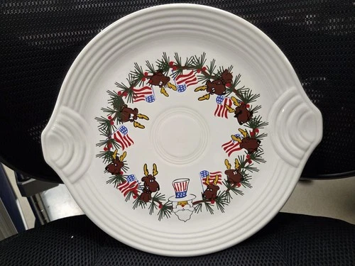 2001 Fiesta Salary Employee Uncle Santa Reindeers & Flags Serving Plate w BOX