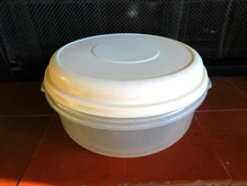 Vintage Rubbermaid Servin Saver #5 Round Container 22 Cups Clear w/ Almond Lid