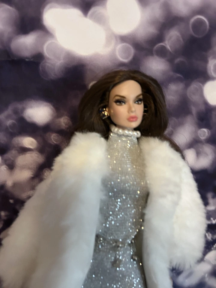 全新银色连衣裙,白色,毛茸茸的外套,配件,礼物用 — 第 4/4 张图片