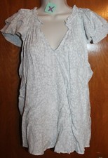 A NEW DAY Ladies' Medium BLOUSE/TOP White/Gray w/ Ruffle Cap Sleeve perfect