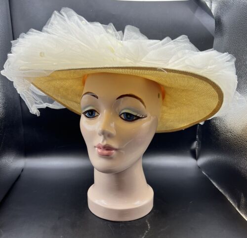 Chapeau de paille ivoire vintage pour femmes Whittall & Shon filets perles et broche en cristal - Photo 1/13