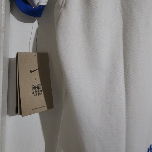 Nike FC Barcelona 2023/2024 Away White Dri-Fit Jersey Size Medium NWT Soccer - Picture 6 of 7