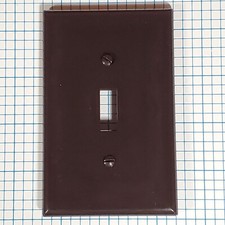 Leviton PJ1 Wandplatte Mittelbraun – Größer & Praktisch Für Steckdosen