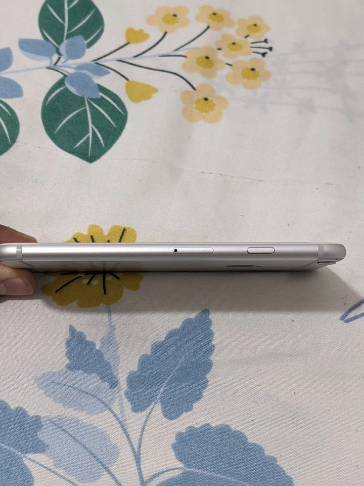 Apple iPhone 6s 128GB, photo 3 of 5