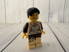 Lego #5886 ~ Dino T-Rex Hunter ~ Hero Scout Minifigure (Dino003)