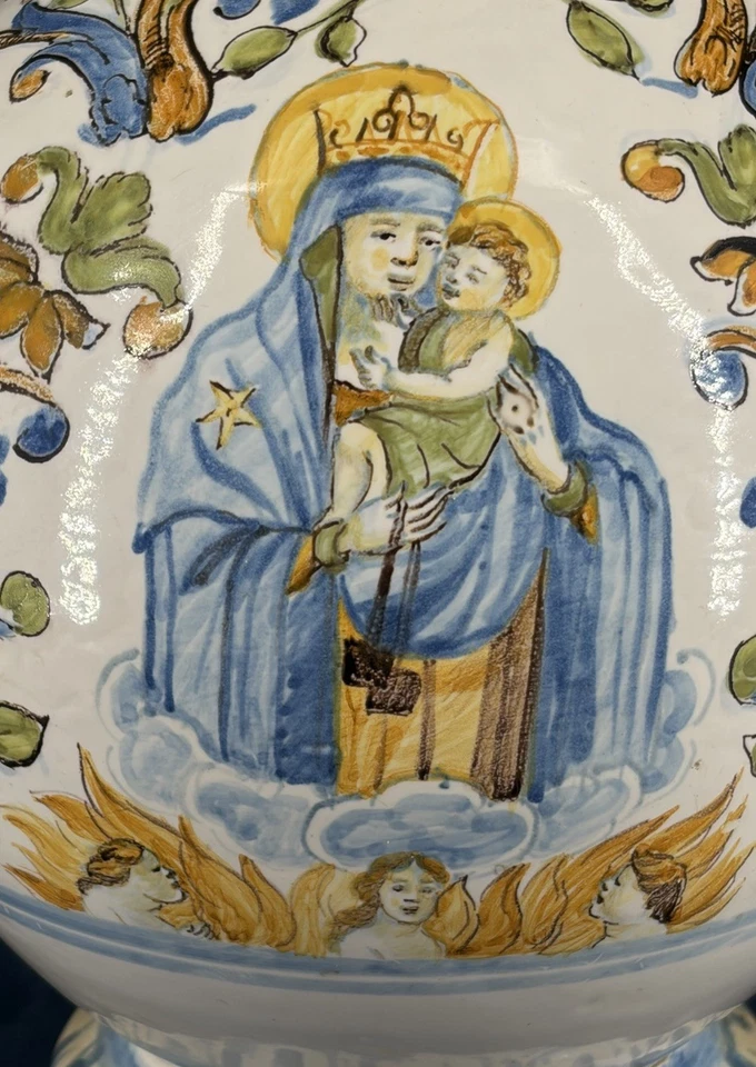 Vase faïence italienne XIXe émaillé décor Vierge à l’Enfant ancien 32cm - Photo 2/4