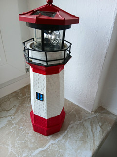 Deko Leuchtturm rot weiß mit LED Licht Höhe 27cmBatteriebetrieb maritimes Thema