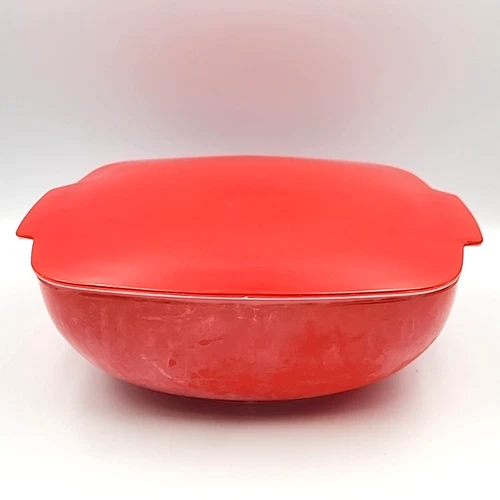 PYREX 525-B 2.5 Qt Red Square Casserole Dish w Lid Sunshine Hostess Vintage