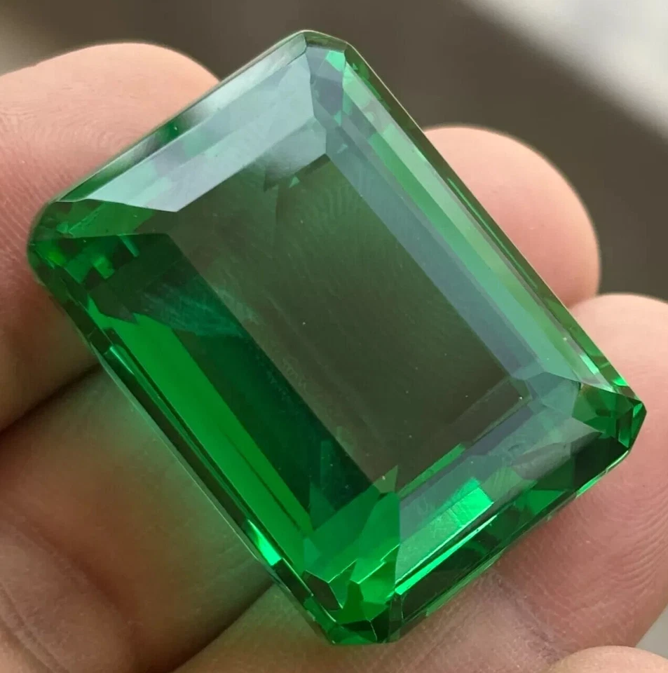 114.5 Cts Huge Green Emerald Colombian Emerald Cut Loose Gemstone for Best Price - Image 4 of 4