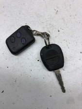 NISSAN ALMERA TINO V10 La Clé de Contact 2.20 Diesel 110kw 2001 33897725