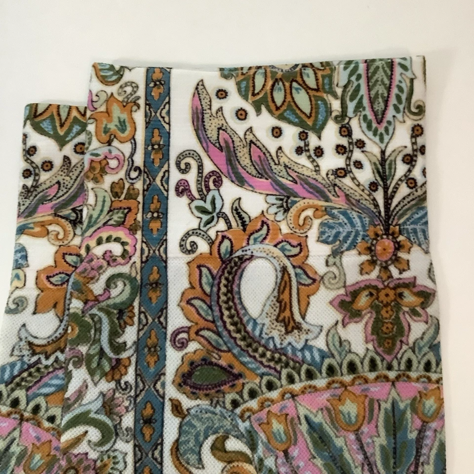 Un par de calcetines de nailon florales/paisley estampados Foto 4 de 4