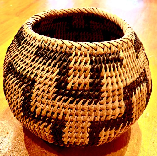 Fine Antique Washoe Miniature Colied Degikup Basket, c. 1920-1930