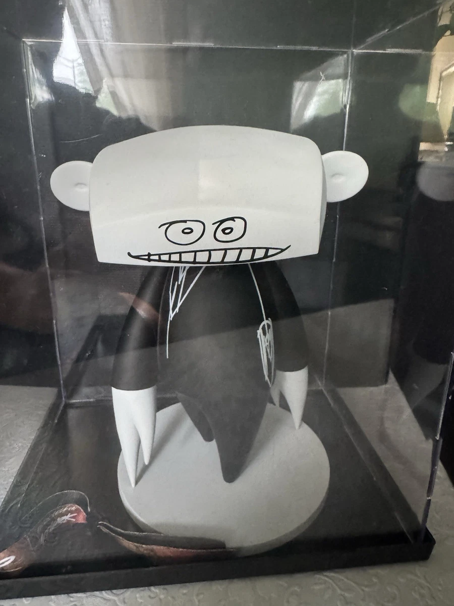 Vinyl 2000 Year Manufactured Designer & Urban Vinyl Action Figures