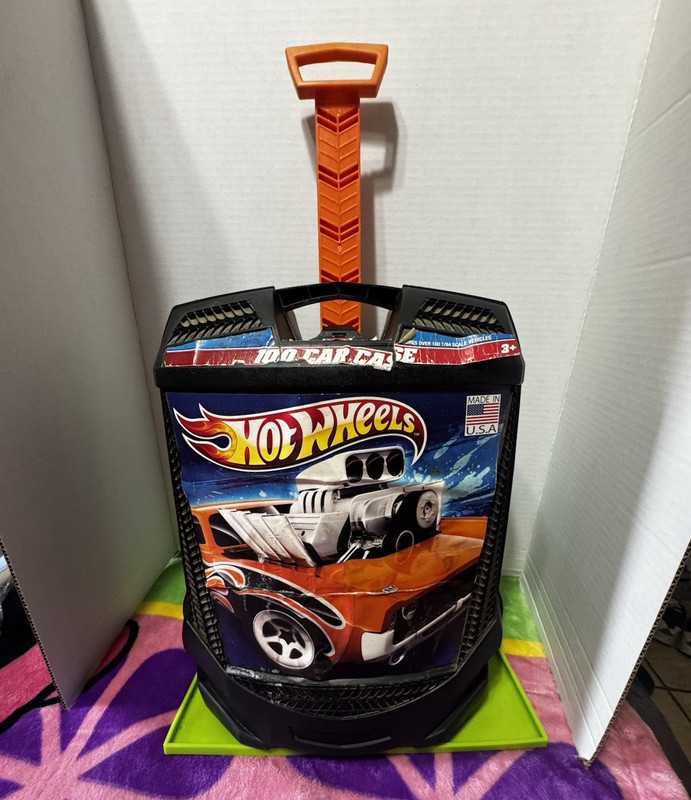 Hot Wheels 1:64 100 Car Rolling Carry Case w/ Pull-Up Handle Black/Orange