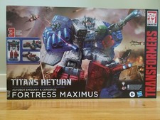 Hasbro  Transformers Generations  Titans Return - Fortress Maximus