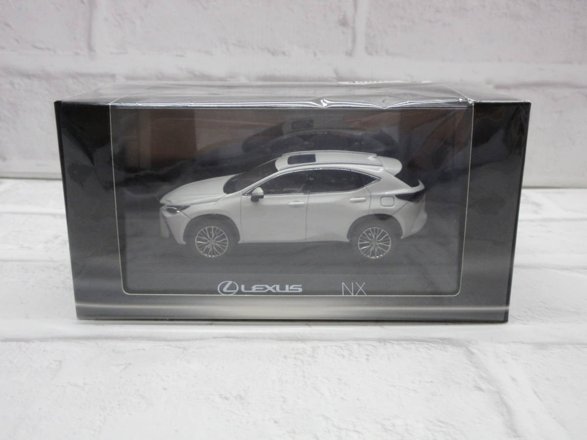 Mini Car 1/43 Lexus NX 450h White Dealer Official Model Car
