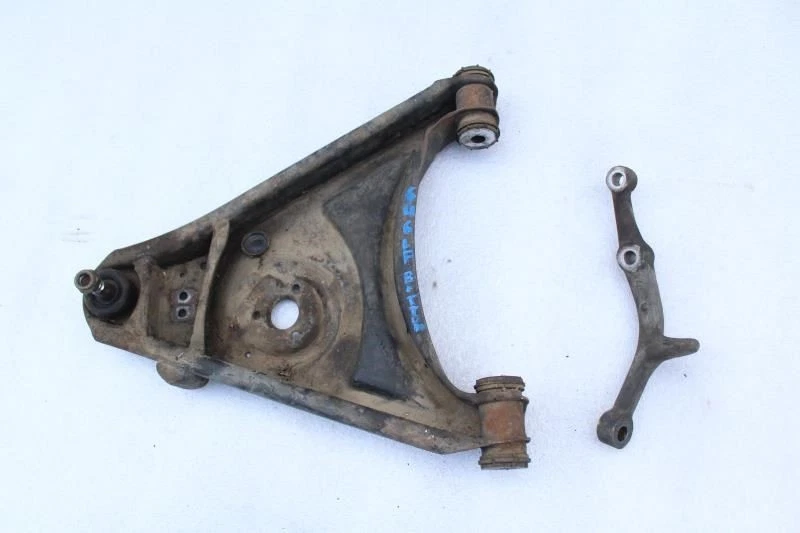 1977 MERCEDES 450SL R107 LEFT DRIVER SIDE FRONT LOWER CONTROL ARM - Image 2 of 2