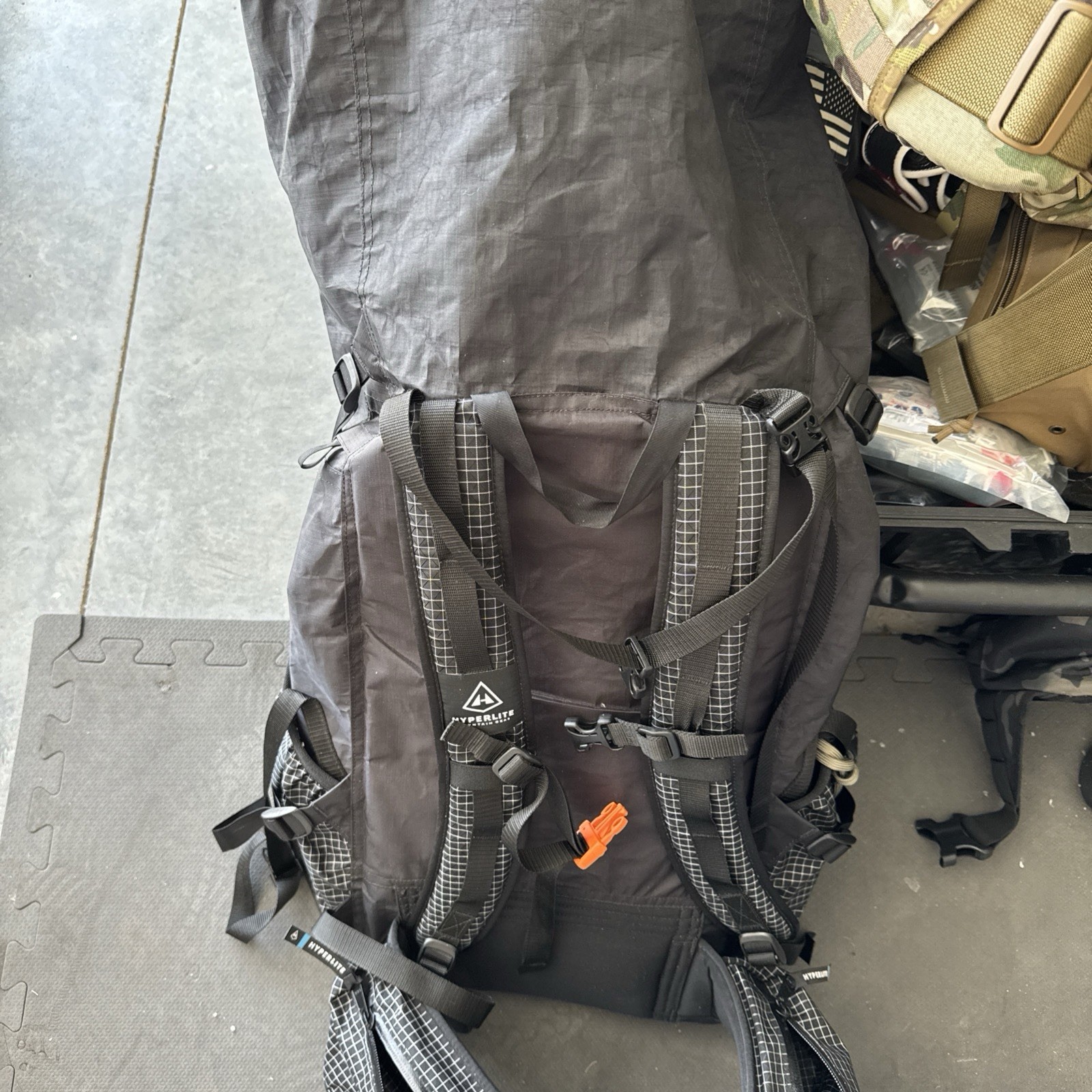 Hyperlite Mountain Gear Junction 2400/40L - Tall - Black - Made in USA