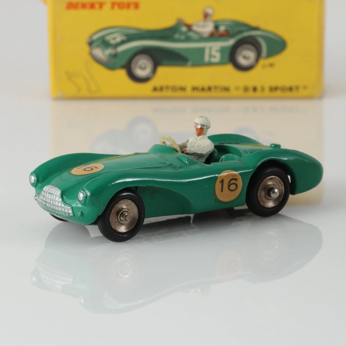 Miniature : 1/43ème - ASTON-MARTIN V8 Vantage