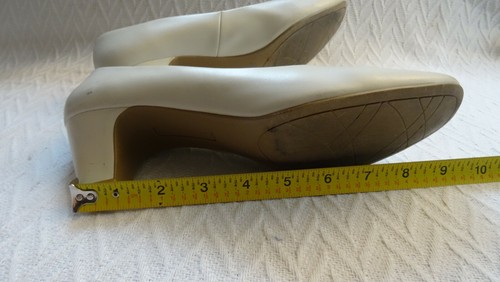 COMFORT PLUS By PREDICTIONS Ivory Women's High Heel Pumps Size 8.5 - Picture 8 of 12