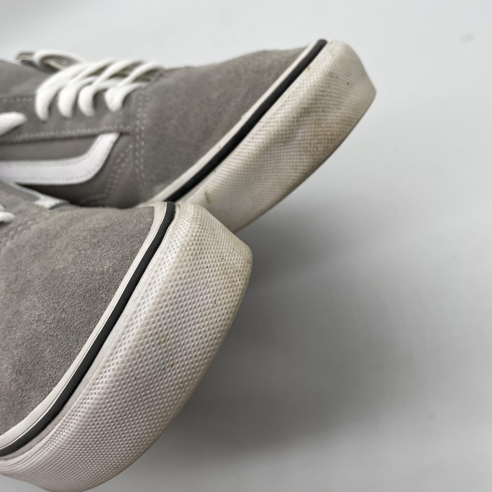 Vans Old Skool Shoes Womens Sz 9 Gray White Low Top Skate Suede Canvas Iconic thumbnail 8