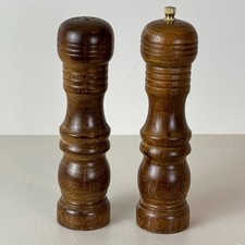 Vintage Wood Salt Shaker And Pepper Grinder Made In Taiwan 6" tall Item 98812-2