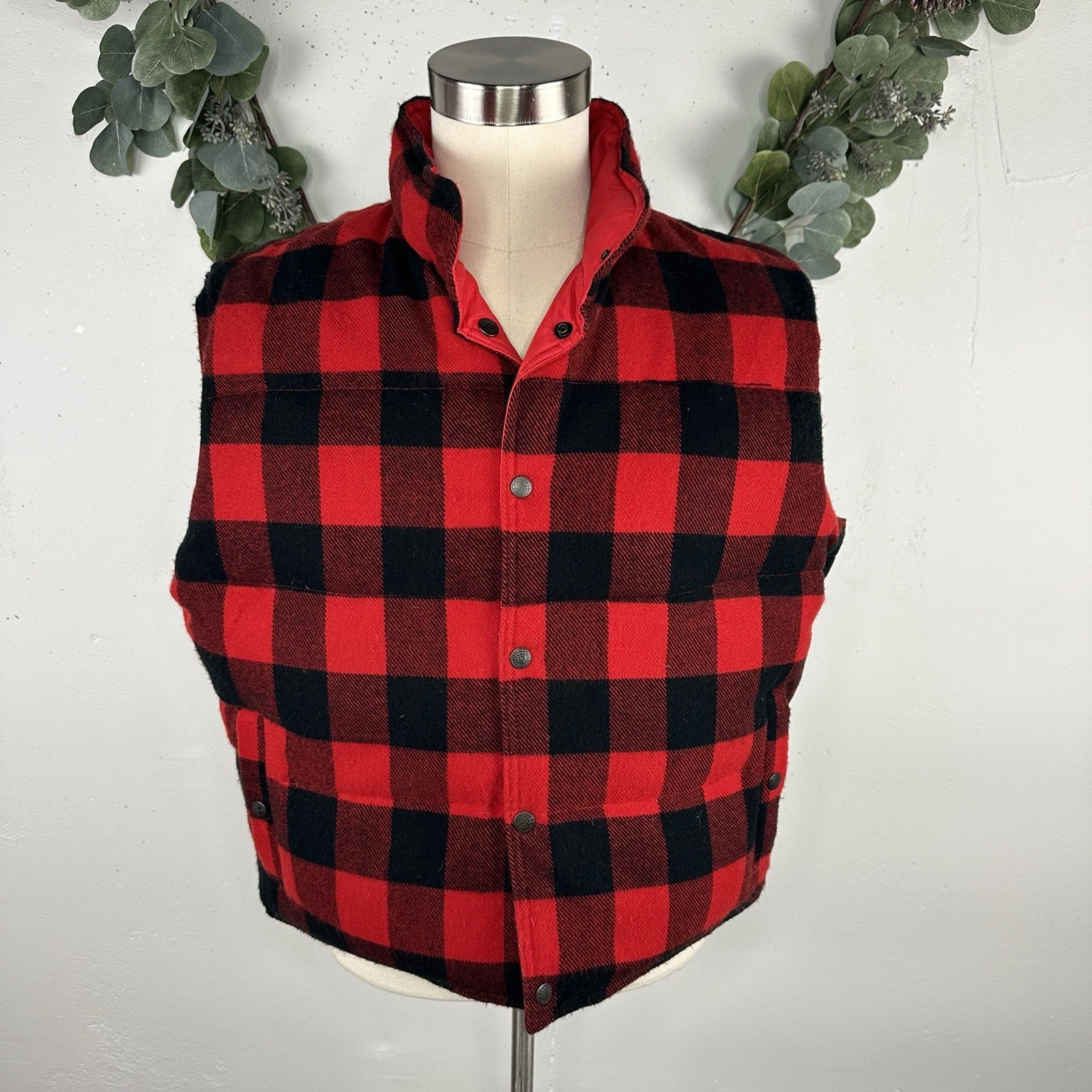 Vintage 70s 80s Mens Puffer Vest Red Buffalo Plaid Collar Goose Down L XL Boxy
Opens in a new window
