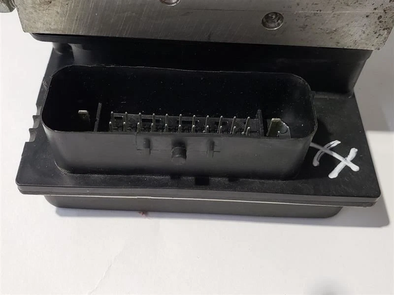 Chevrolet Camaro 2013 conjunto de bomba de freno ABS fabricante de equipos originales PN 22807507 78 k 2012 Foto 4 de 4