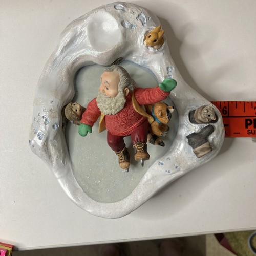 Hallmark Keepsake Christmas Ornament Studio Edition - North Pole Pond 1999 - Picture 16 of 17