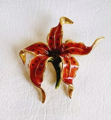 Vintage Amanda Smith Lilly Flower Enameled Gold Tone Pin Brooch 2''