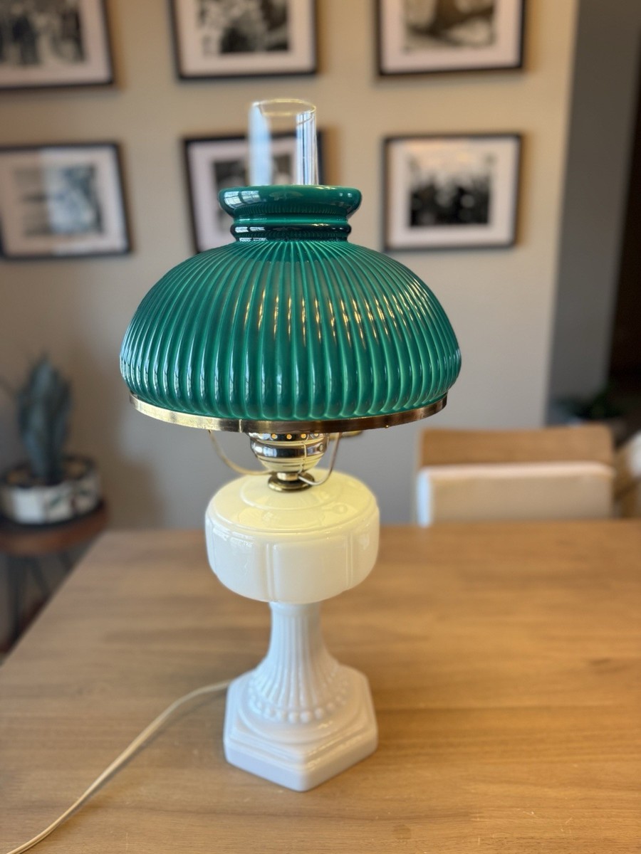 【廃番】IDEE ライムグリーン 照明 Antique Milk Glass Oil Lamp Rayo Electrified Emerald Green Ribbed