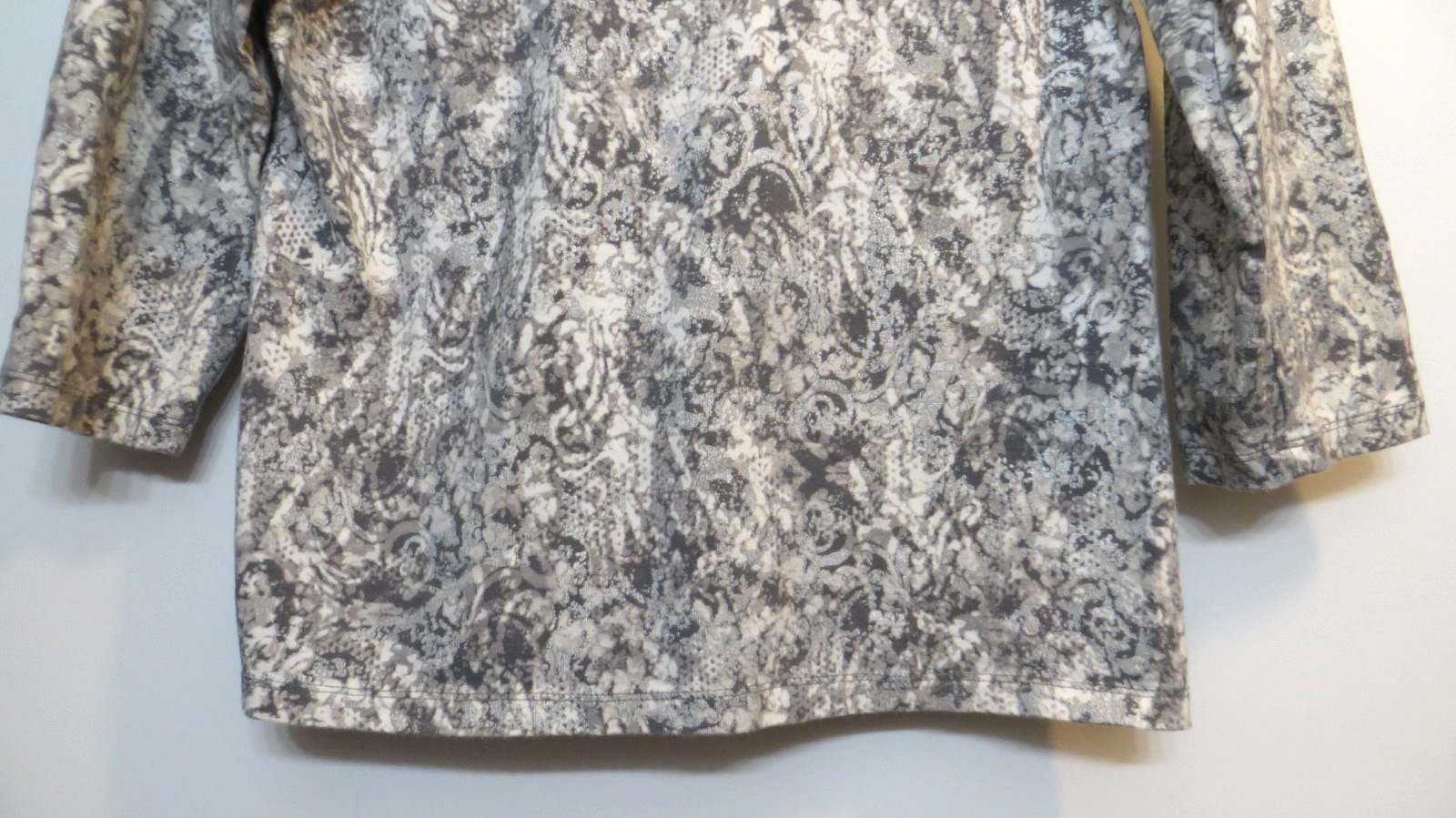 Ruby Rd. Shirt Womens Medium Pattern V Neck 3/4 S… - image 9