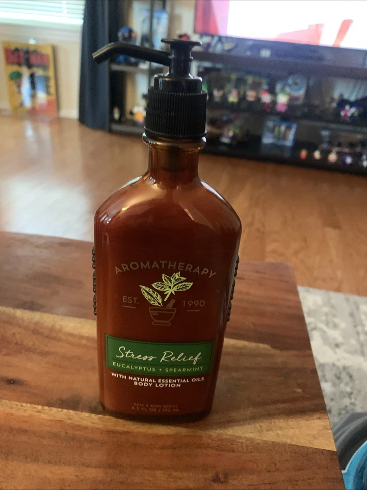 BATH & BODY WORKS ~ AROMATERAPIA EUCALIPTO + LOCIÓN CORPORAL MENTA VERDEMuestra gratis Foto 2 de 4