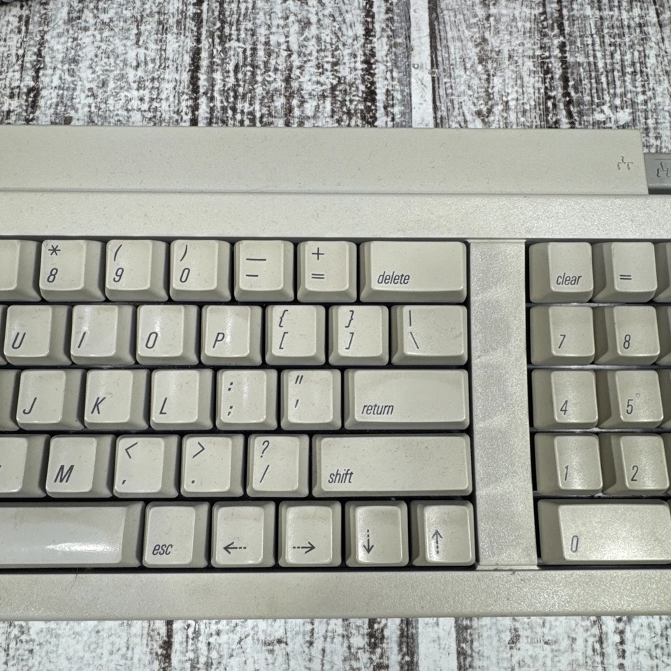 Vintage Apple Keyboard II - ADB - Macintosh - M0487 - Image 3 of 4