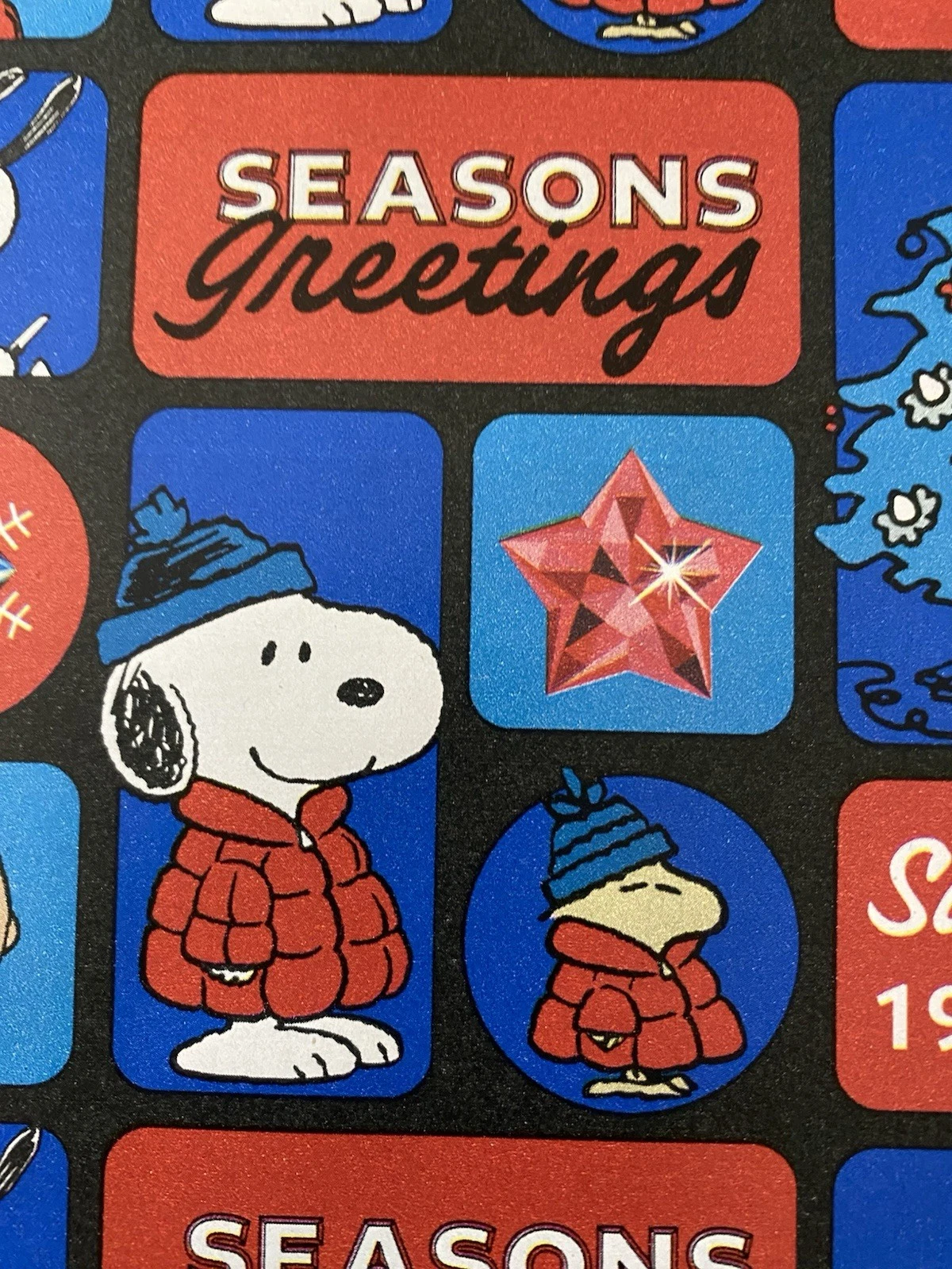 PEANUTS CHARLIE BROWN SNOOP Christmas Wrapping Paper
