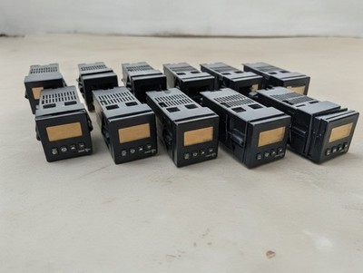 Red Lion T16 Series- panel mount temperature / process controller, PID Control