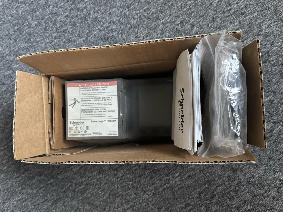 Schneider Electric PowerLogic “PM820RDGM” Medidor de potencia 820 con pantalla remota Foto 2 de 4