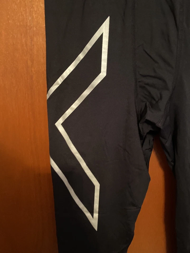 2XU Men's Compression Tights, Black/Silver, Large - Image 4 of 4