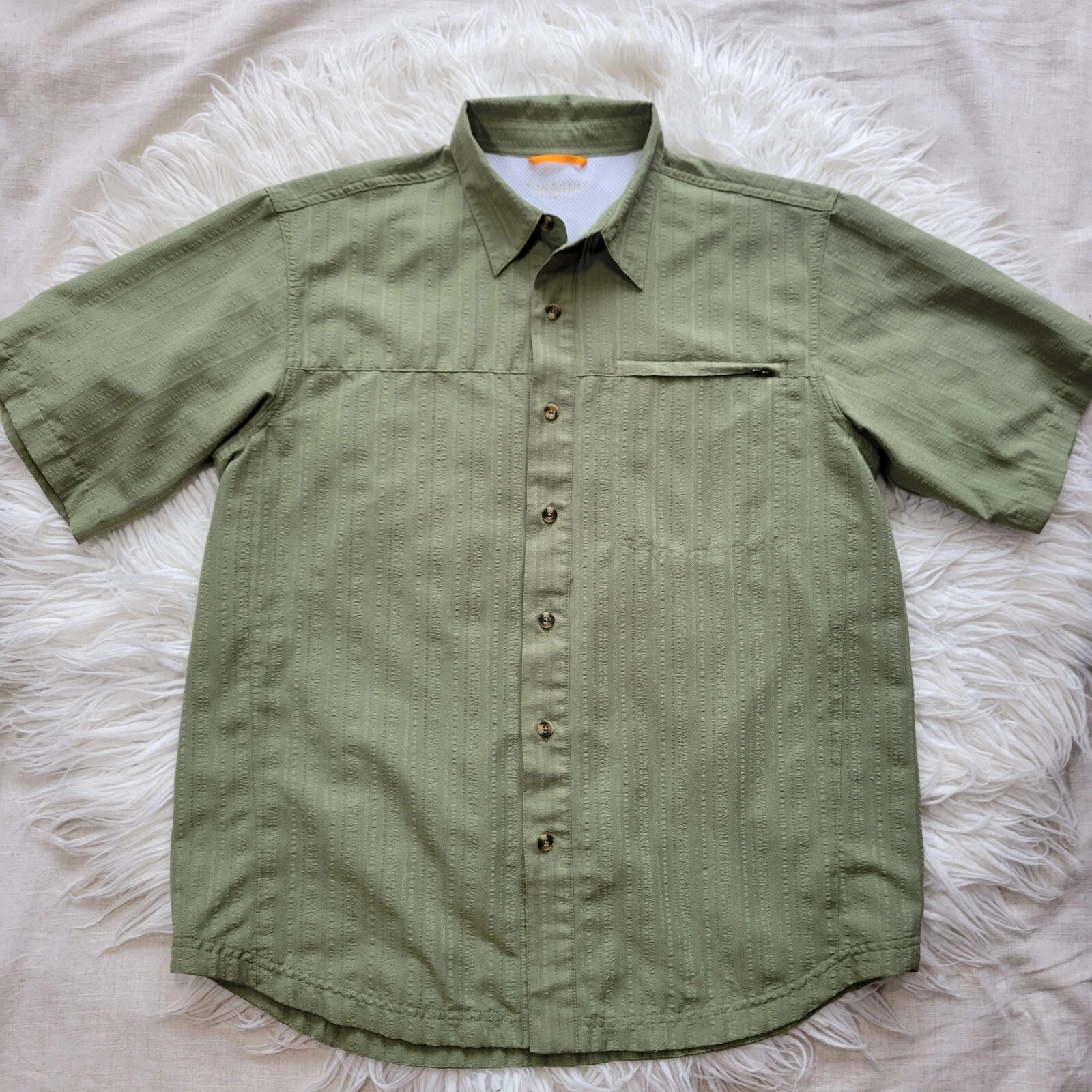 Royal Robbins Mens Size Large Green Short Sleeve Button Up Shirt Vented Zip Pock
