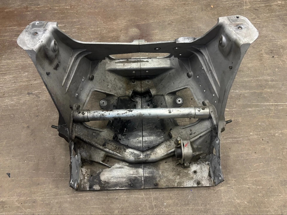 Marco de mamparo delantero Polaris 800 Rush Pro S X Switchback 600 AXYS 850 15-21 16 Foto 3 de 4