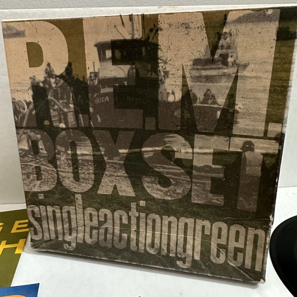 R.E.M. Box Set Singleactiongreen 7" X 4- 45's No Poster. With 3 Bonus Flexidiscs - Image 2 of 4
