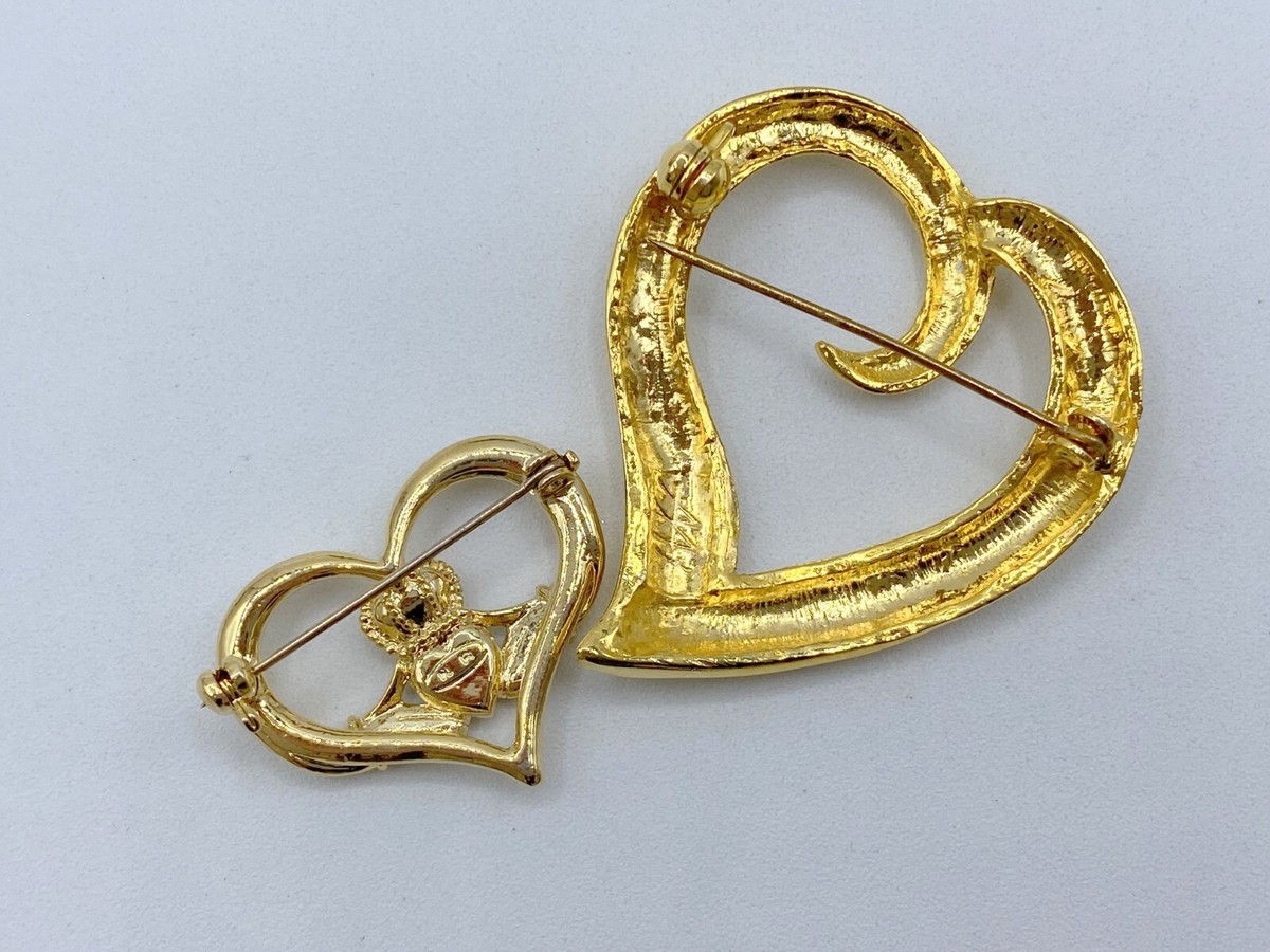 D1-1261 LOT OF 2 GOLD TONE VINTAGE BROOCH PIN RHINESTONE HEART