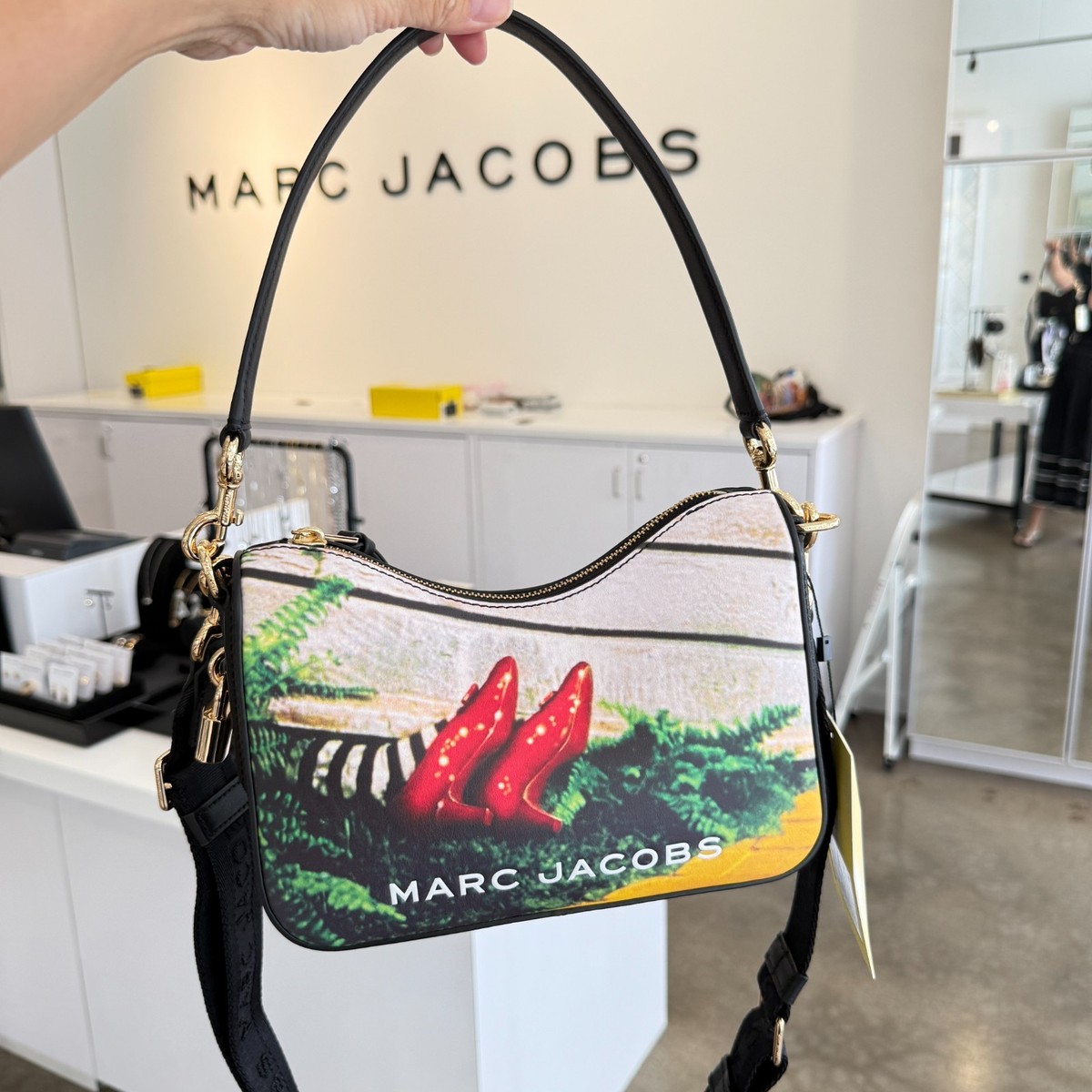 MARCJACOBSバッグ Marc Jacobs The Daisy Woven Medium Tote Bag | Saks Fifth Avenue