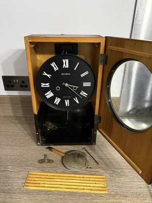 Vintage russische Jantar Wanduhr für Teile Reparatur UdSSR Schlüssel Pendel enthalten