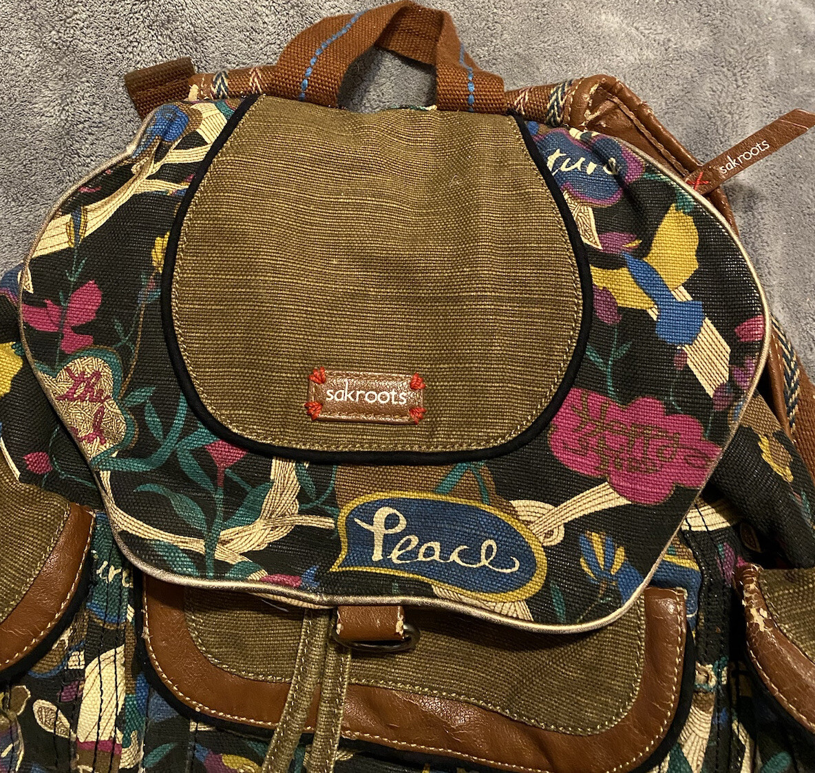 Sac Roots drawstring backpack Roots backpacks are back at Halifax Costco this year. 38L  main image 4