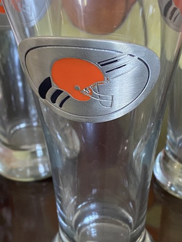 Cleveland Browns Football Helmet 16 Oz. Pilsner Pint Beer Glass NFL Sticker - Picture 4 of 7