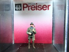 Preiser (HO 1:87)  Hunter with Rifle #28043