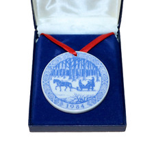 Royal Copenhagen.  Dashing Through The Snow  1984 Mini Plate Ornament Denmark