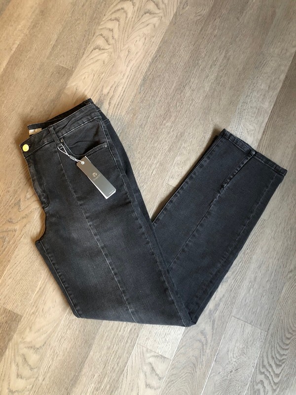 NWT Tractr Hi-Rise Front Split Hem Straight Leg Black Jeans Size 8/29